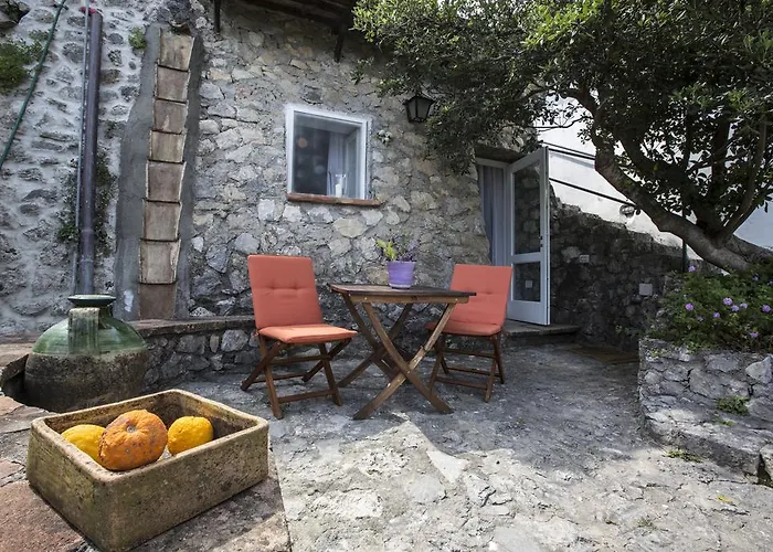 Eleanor' S Garden Ravello